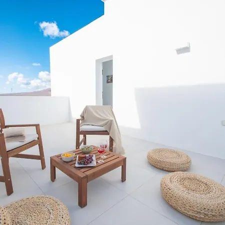Casa Lolalo - Modern With Pool, 15min Walk To Marina Rubicon 別荘 *