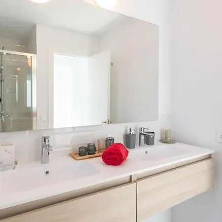 Casa Lolalo - Modern With Pool, 15min Walk To Marina Rubicon 別荘 *