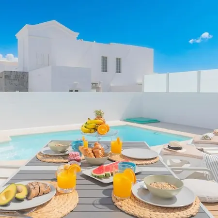 Casa Lolalo - Modern With Pool, 15min Walk To Marina Rubicon 別荘 *