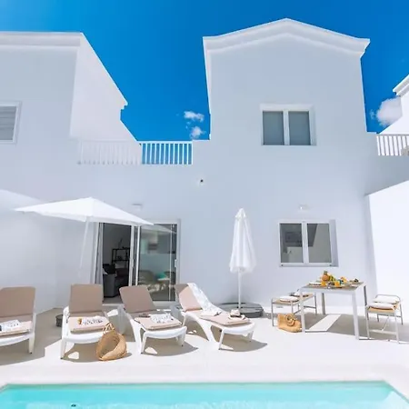Casa Lolalo - Modern With Pool, 15min Walk To Marina Rubicon プラヤ・ブランカ