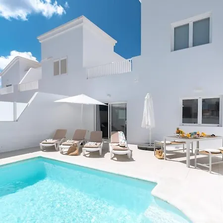 Casa Lolalo - Modern With Pool, 15min Walk To Marina Rubicon Сasa de vacaciones